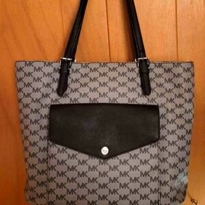Michael Kors Jet Set Tote Bag in Grey & Black with Silvertone Hardware